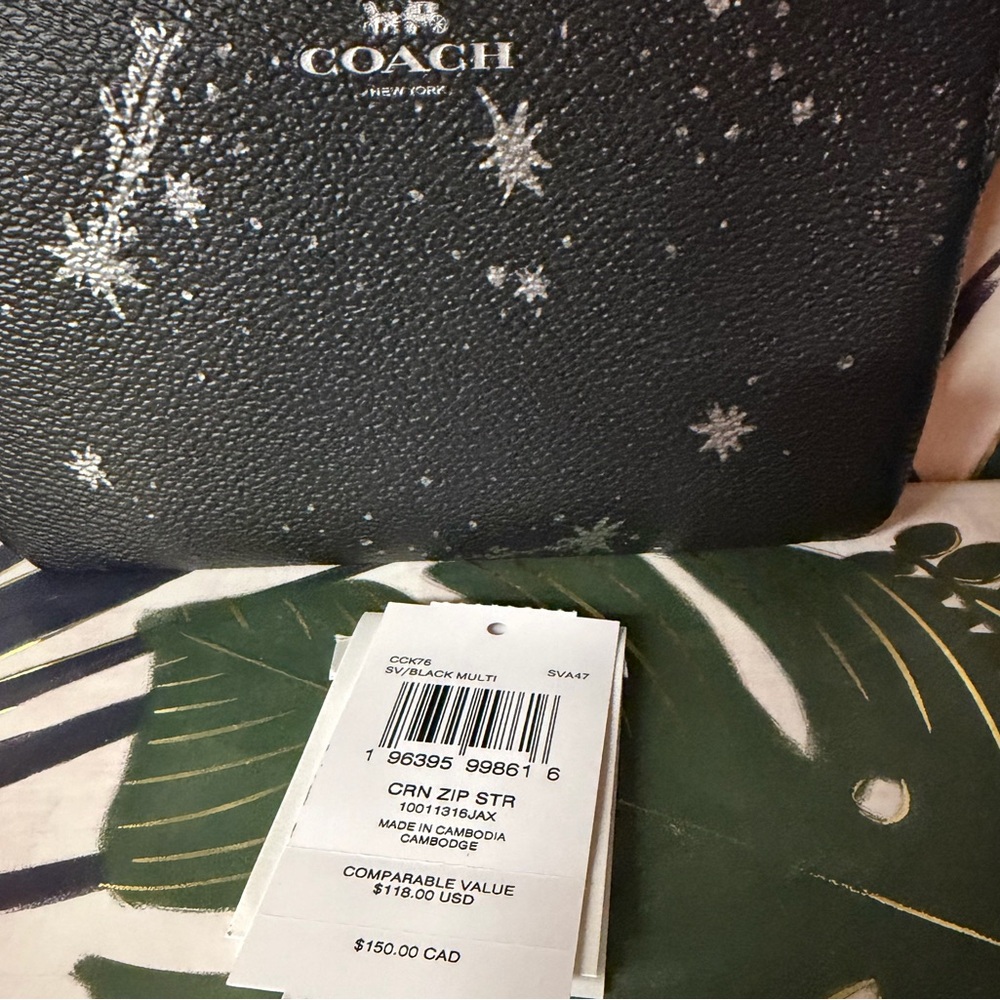 Coach Star Black and Silver Wristlet NWT - Picture 4 of 13